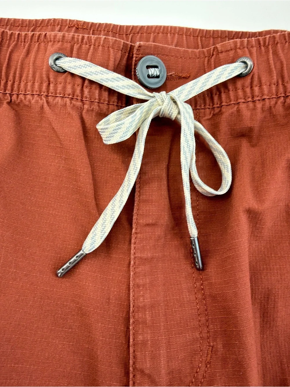 Vuori Men's Ripstop Shorts burnt orange terracotta color size XL 8” inseam